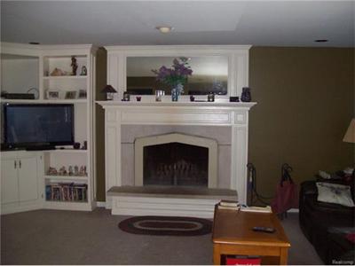 For Sale: 2945 Birch Grove Crse Oxford, MI 48370