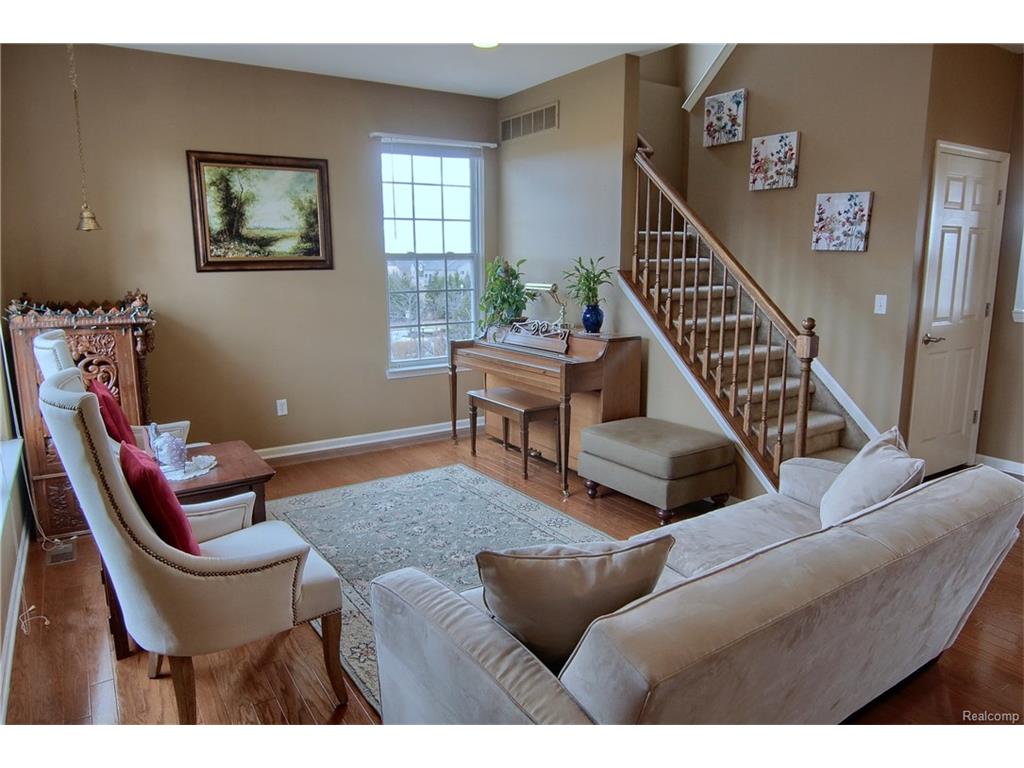650 Sanders Rd