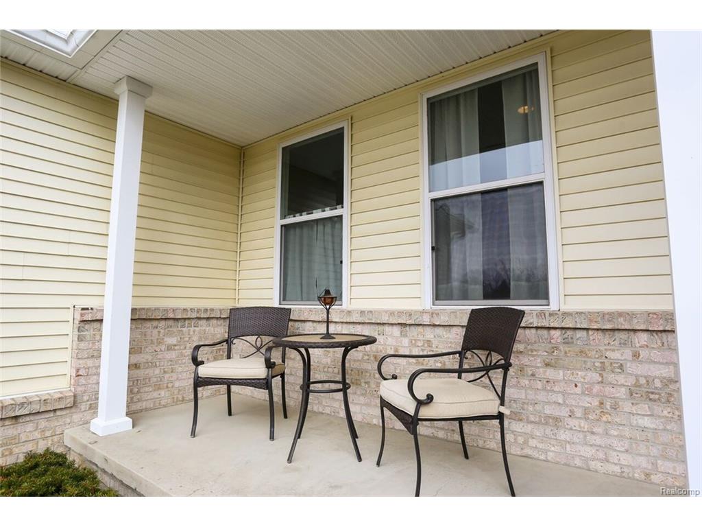 52 Parker Ln