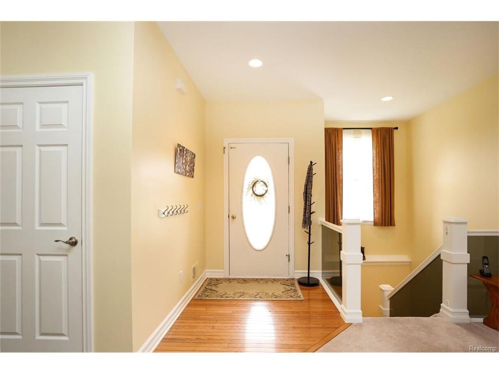 52 Parker Ln