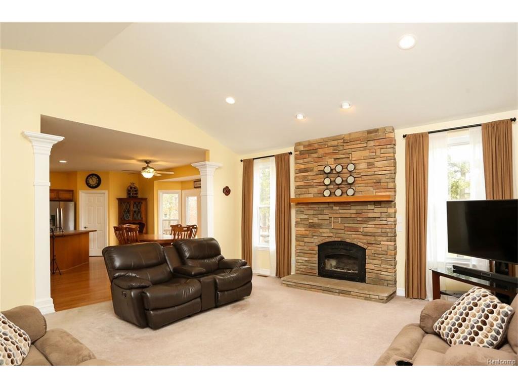52 Parker Ln