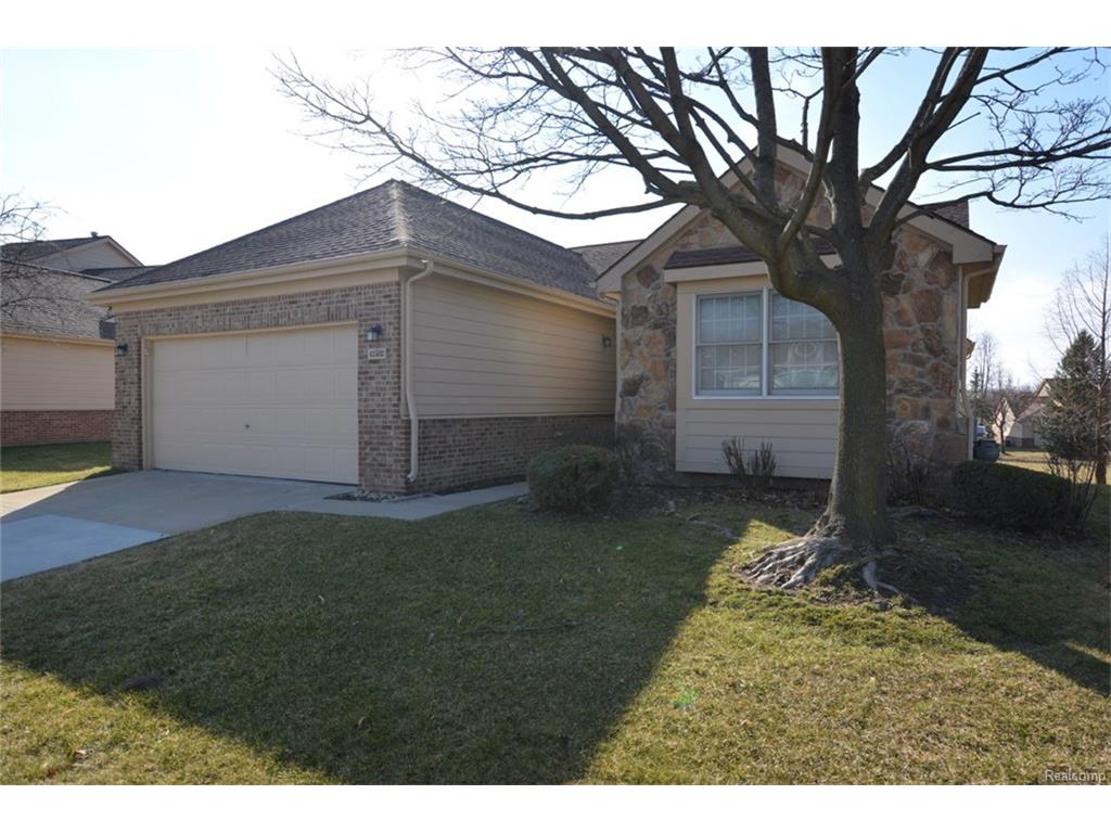 425 W Walled Lake Dr