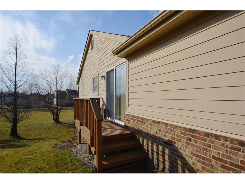 425 W Walled Lake Dr