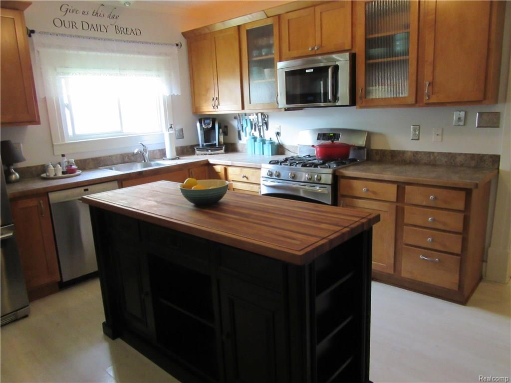 For Sale: 324 East St Milford, MI 48381