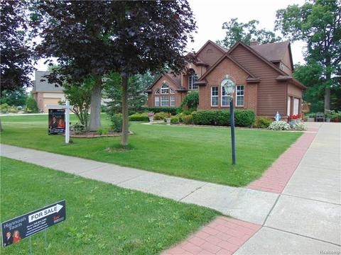 3130 Towering Oaks