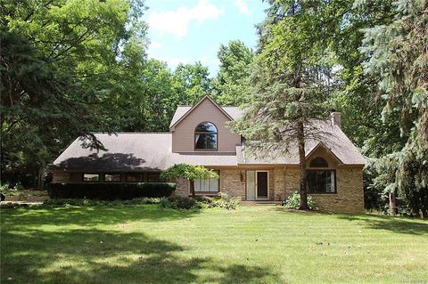 3130 Towering Oaks