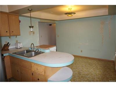 For Sale: 8093 Kenwick White Lake, MI 48386