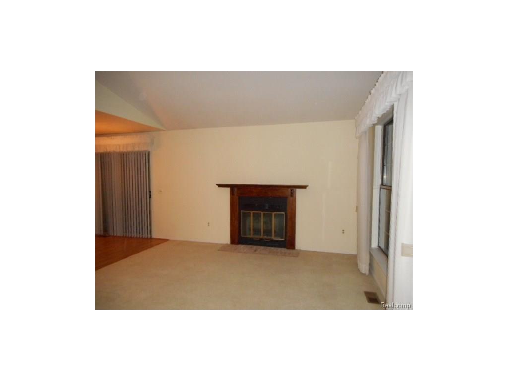 1501 Dover Hl N