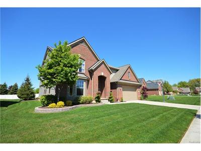 For Sale: 1045 Grandview Walled Lake, MI 48390