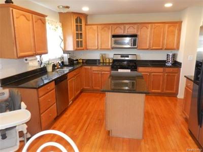 For Sale: 937 Grandview Walled Lake, MI 48390