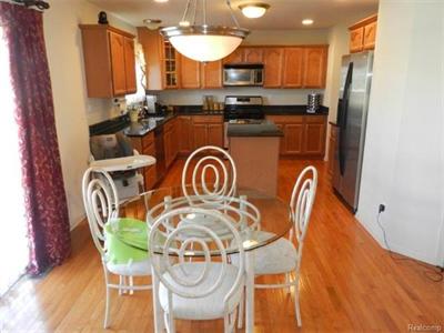 For Sale: 937 Grandview Walled Lake, MI 48390