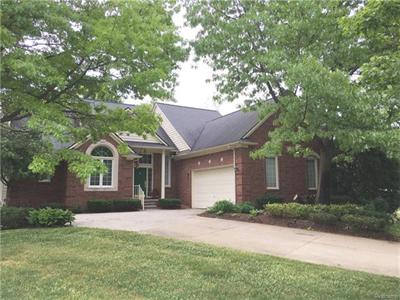 For Sale: 142 Norwich Crse Walled Lake, MI 48390