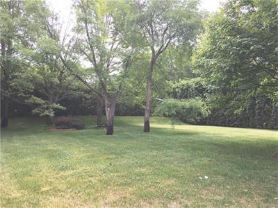 For Sale: 142 Norwich Crse Walled Lake, MI 48390