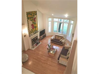 For Sale: 142 Norwich Crse Walled Lake, MI 48390