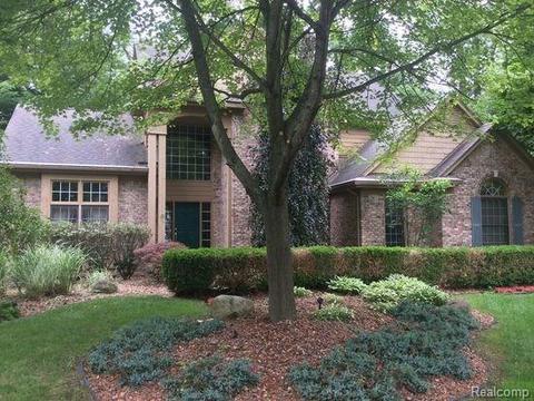 1565 Andover Cir