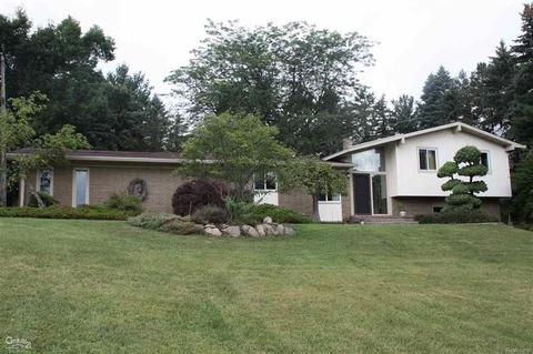 225 N Doran Rd