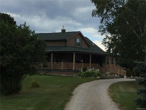 225 N Doran Rd
