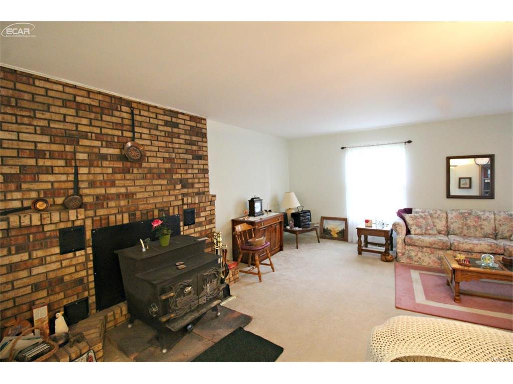 295 North Dr