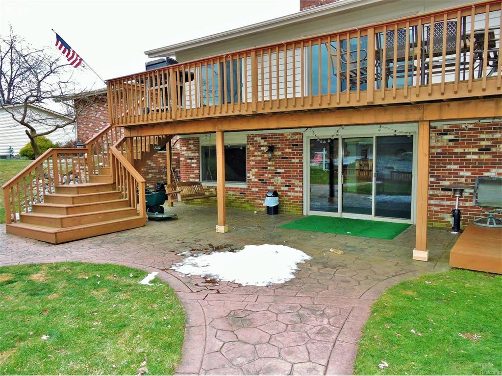 1190 N Hickory Ridge Trl