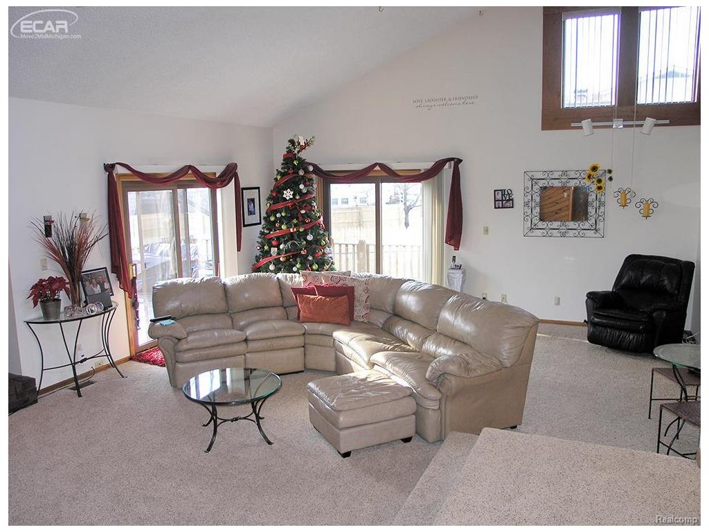 2404 S Seymour Rd