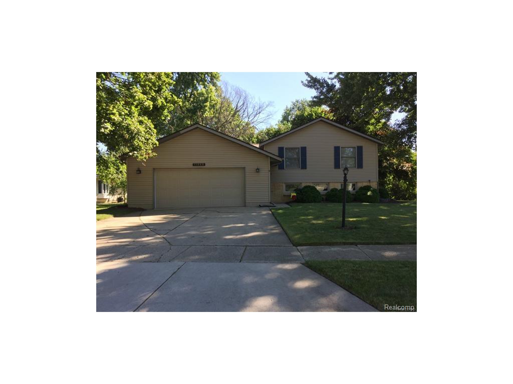 11935 Riverbend Dr