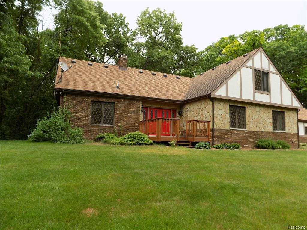 For Sale: 4650 Clyde Rd Holly, MI 48442