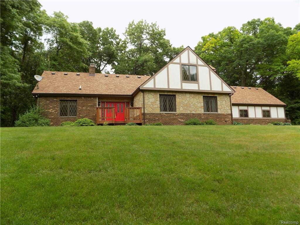 For Sale: 4650 Clyde Rd Holly, MI 48442