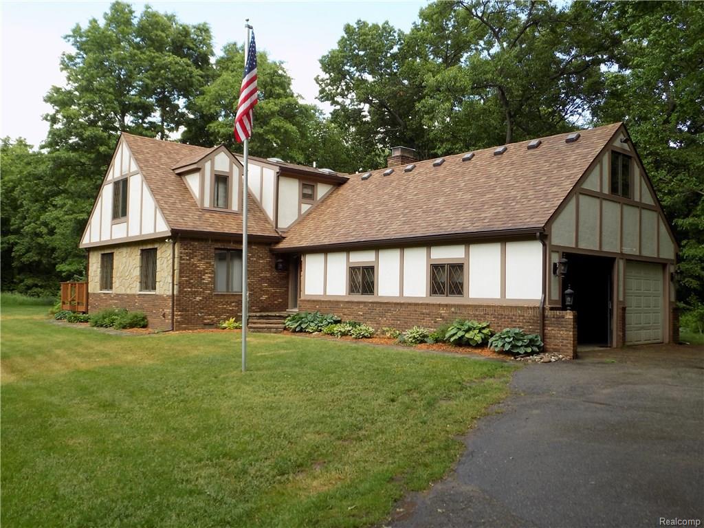 For Sale: 4650 Clyde Rd Holly, MI 48442