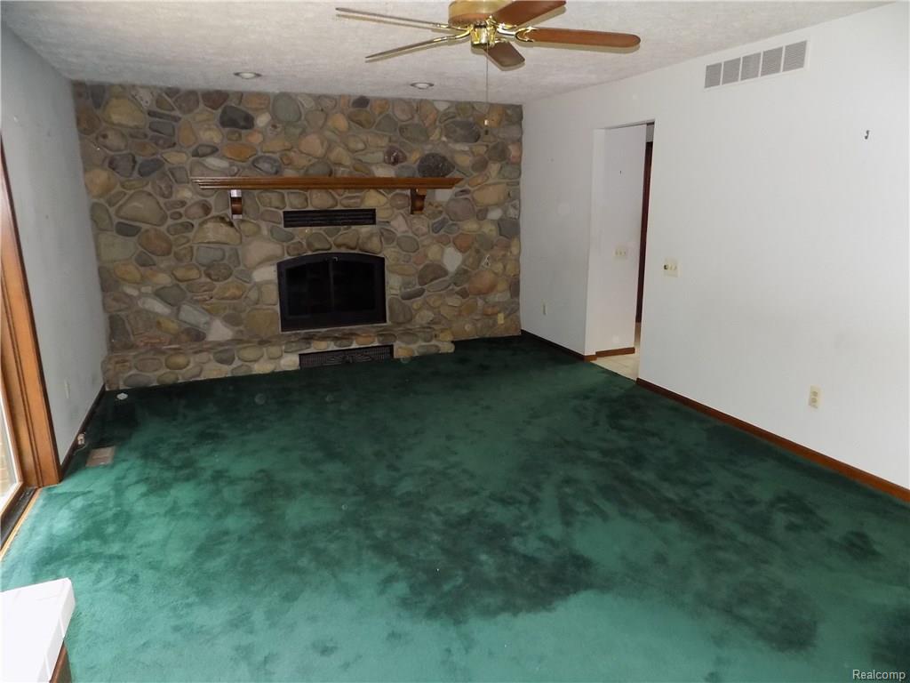 For Sale: 4650 Clyde Rd Holly, MI 48442