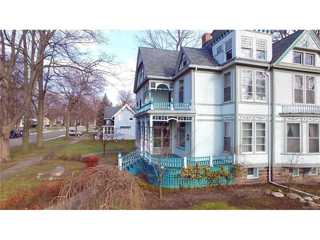 240 N Main St