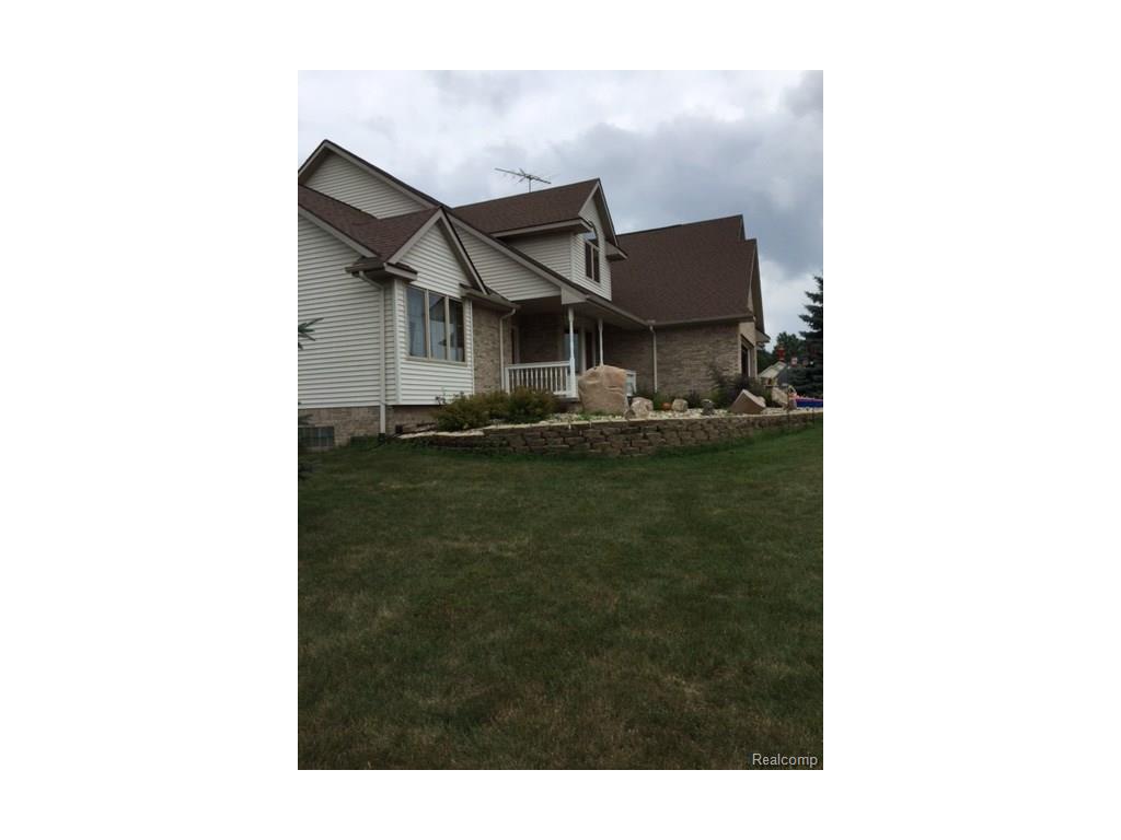 5582 Horseshoe Ln