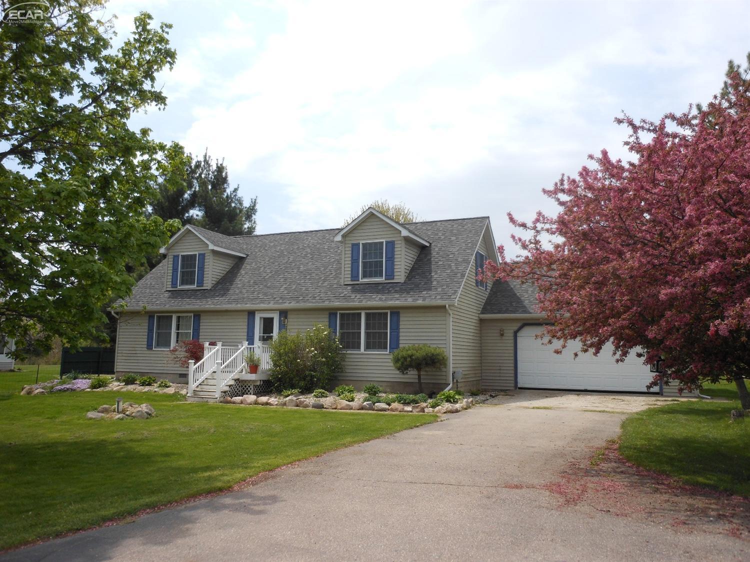 1440 Lake Nepessing Rd, Lapeer MI 48446
