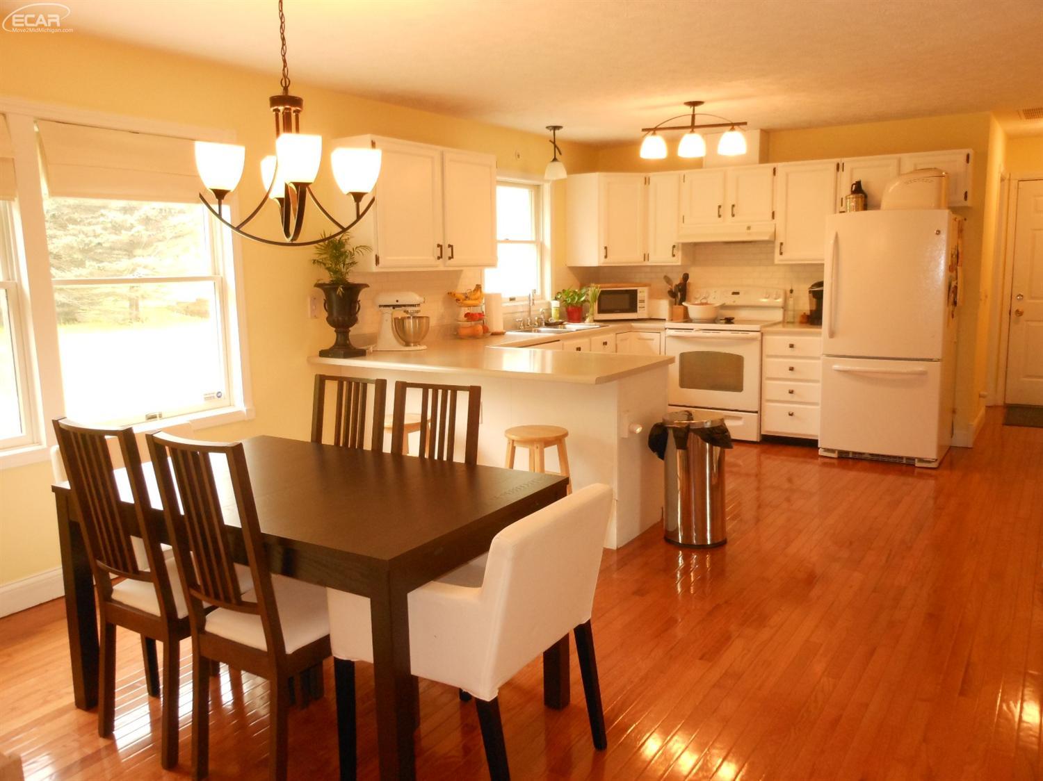 1440 Lake Nepessing Rd, Lapeer MI 48446
