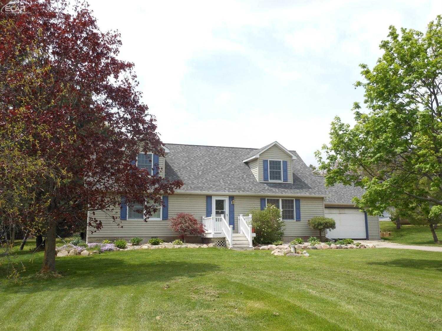1440 Lake Nepessing Rd, Lapeer MI 48446