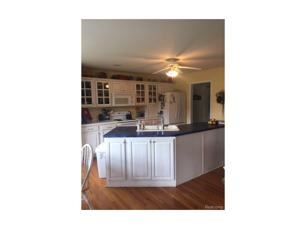 326 Leon Ln