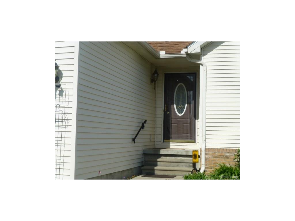 For Sale: 5878 Cobblestone Dr North Branch, MI 48461