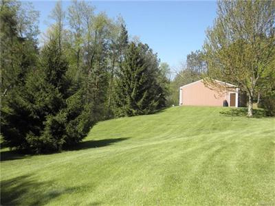 4900 Hummer Lk Ortonville, MI 48462