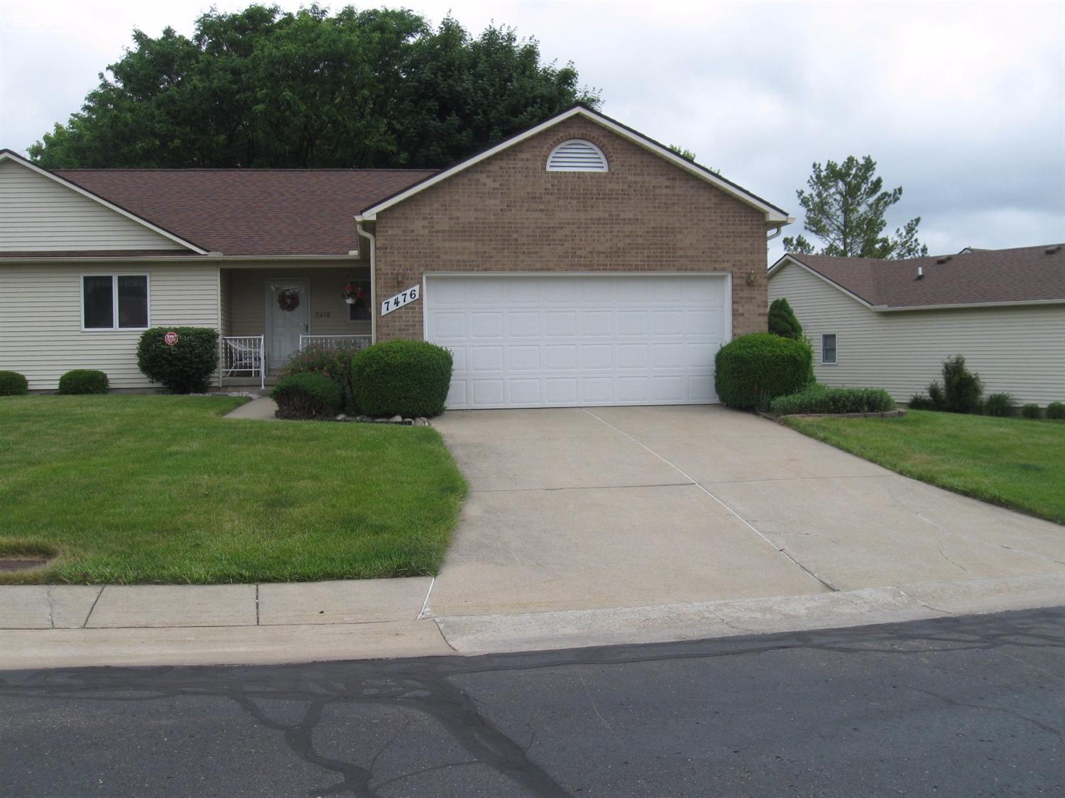 For Sale: 7476 Country Meadow Dr Swartz Creek, MI 48473
