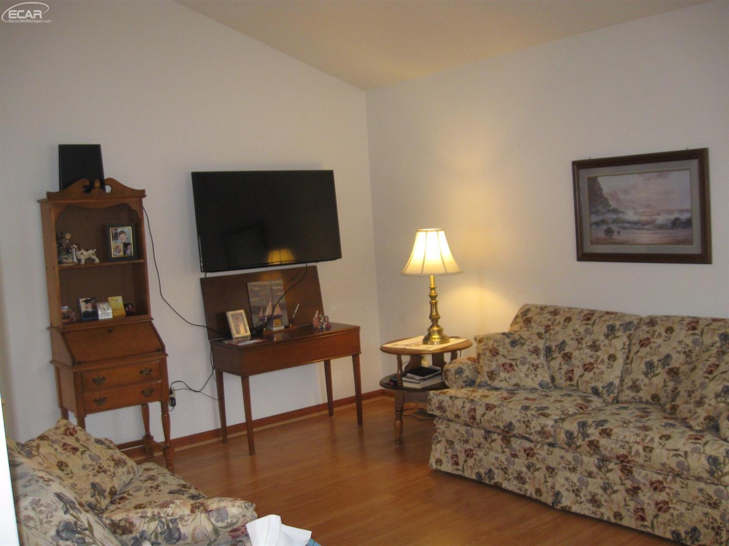 For Sale: 7476 Country Meadow Dr Swartz Creek, MI 48473
