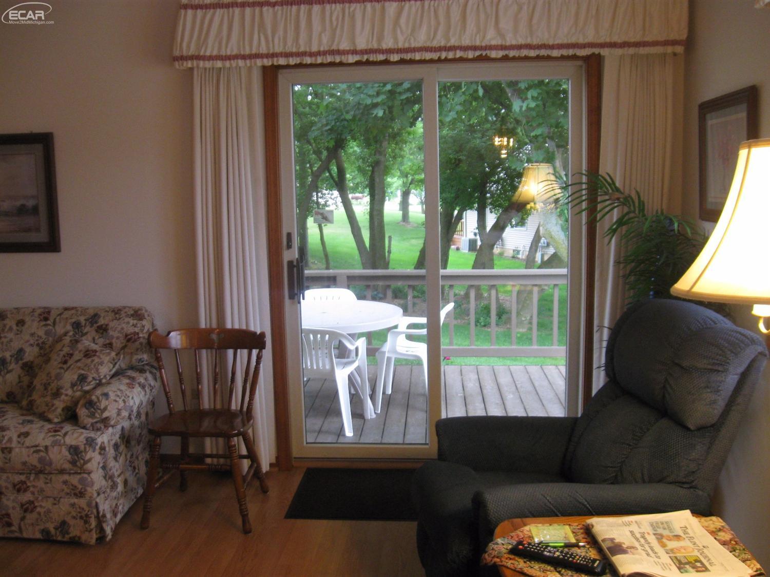 For Sale: 7476 Country Meadow Dr Swartz Creek, MI 48473
