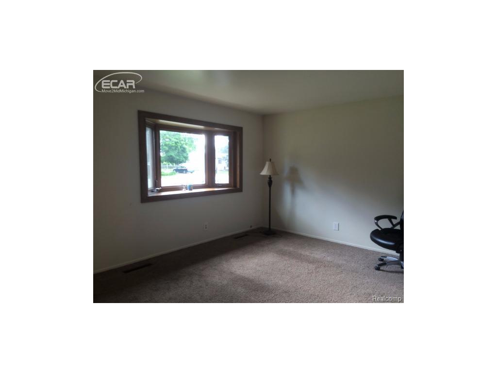 For Sale: 4075 Bristolwood Dr Flint, MI 48507