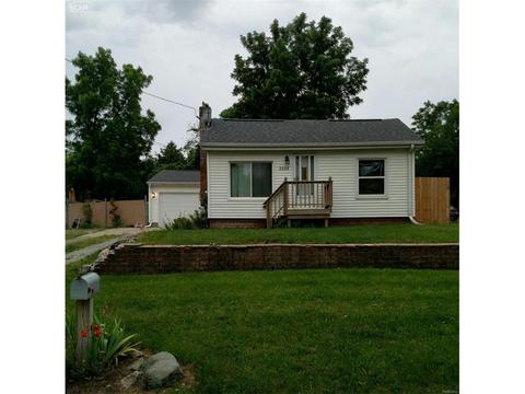 6036 Davison Rd