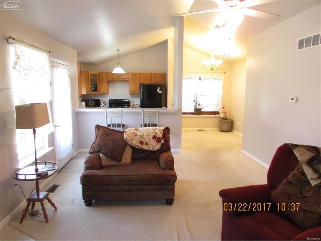 6040 Locust Trl