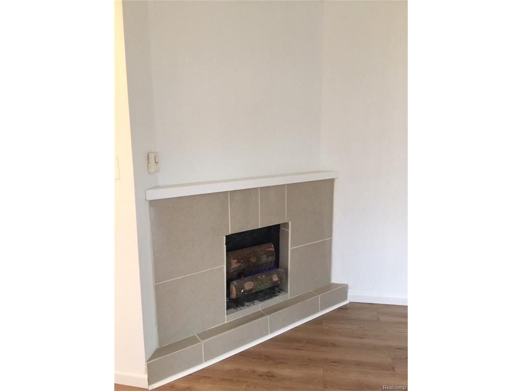 1501 Woodslea
