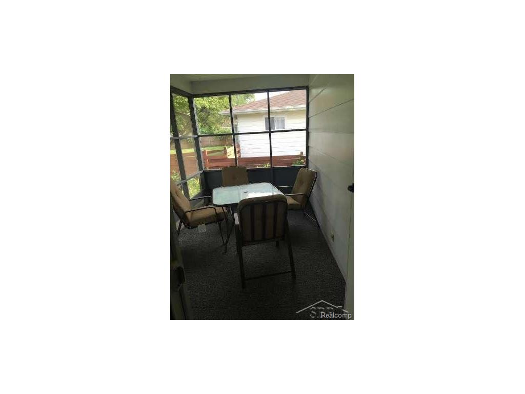For Sale: 2766 Wellesley Saginaw, MI 48603