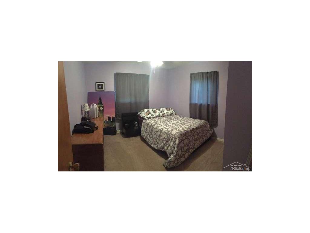 For Sale: 2766 Wellesley Saginaw, MI 48603