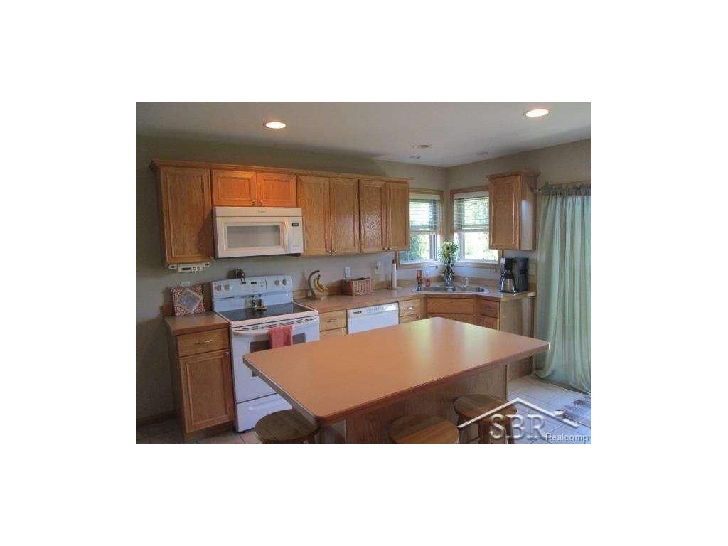 For Sale: 1592 Palomino Saginaw, MI 48609