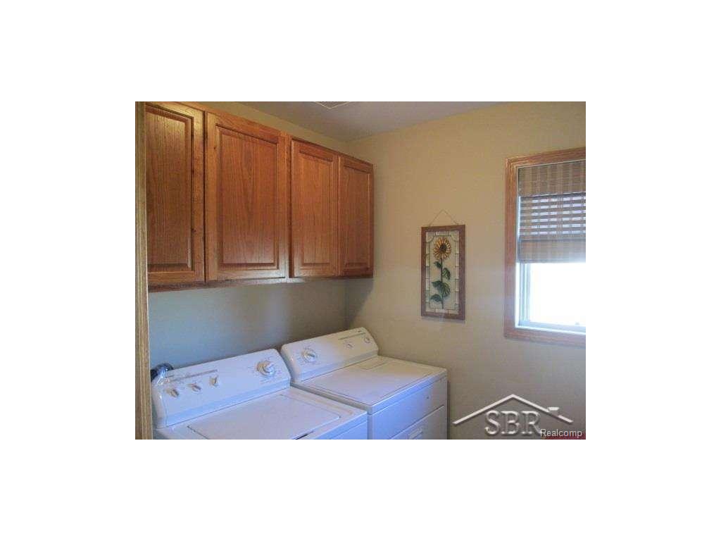 For Sale: 1592 Palomino Saginaw, MI 48609
