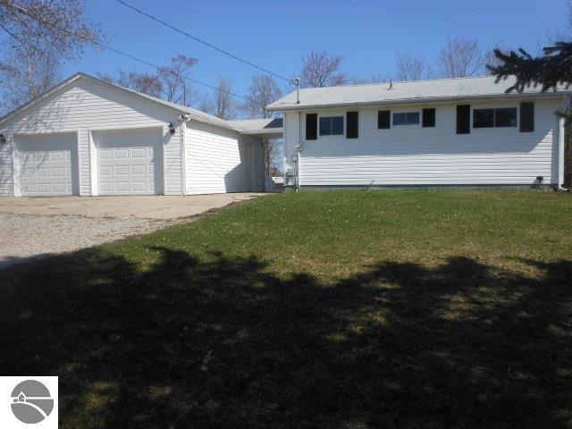 825 Boehm Rd