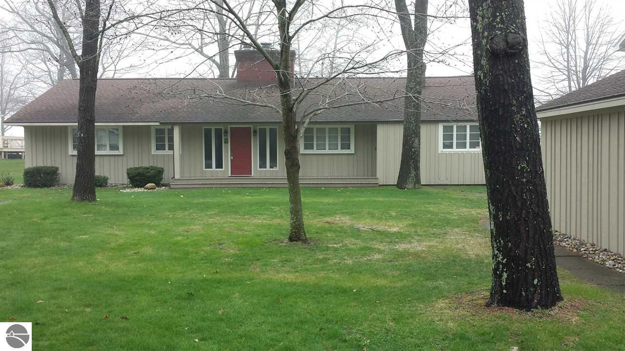 907 W Lake St #1
